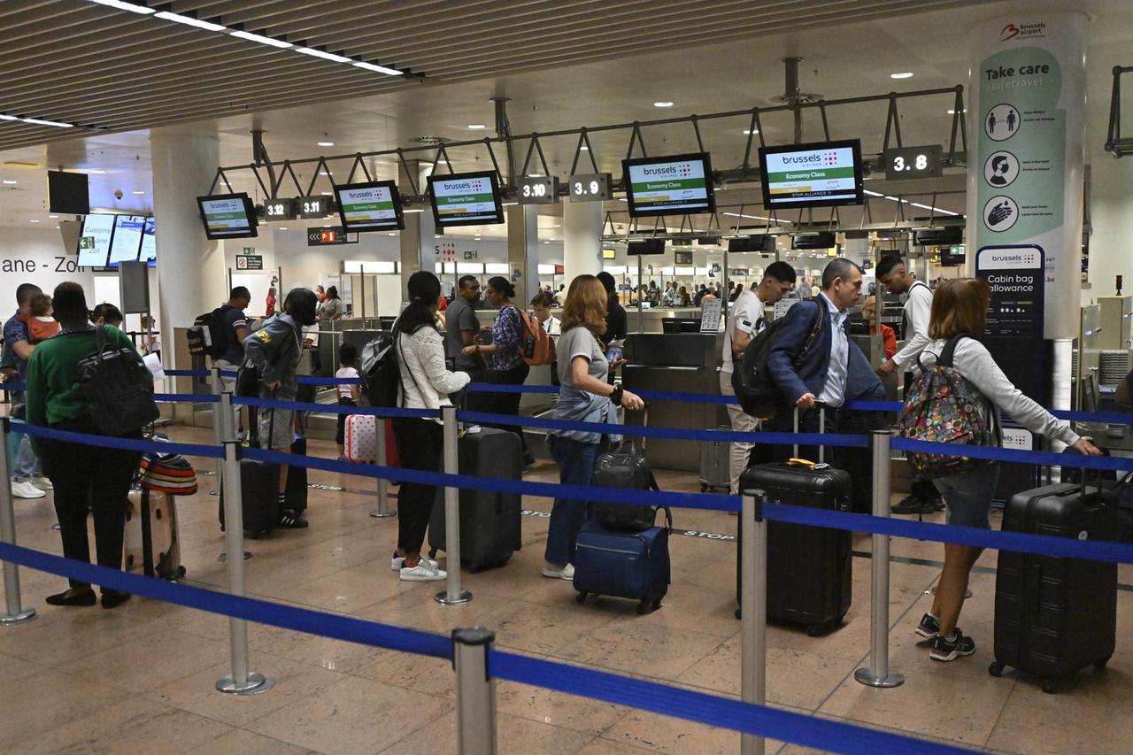 Piloti i članovi kabinske posade Brussels Airlinesa i Ryanaira počeli su trodnevni štrajk