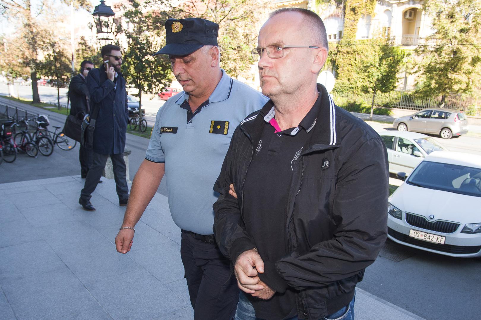 Blaž Curić
Kum Milijana Brkića koji je uhićen u aferi SMS, a sumnja se da je on Vargi dojavio da ga se prisluškuje