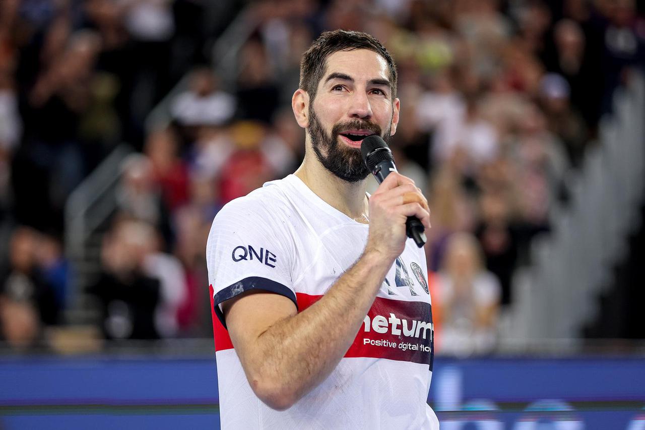 Zagreb:  Nikola Karabatić primio priznanje uoči utakmice 13. kola EHF Lige prvaka, RK Zagreb - PSG
