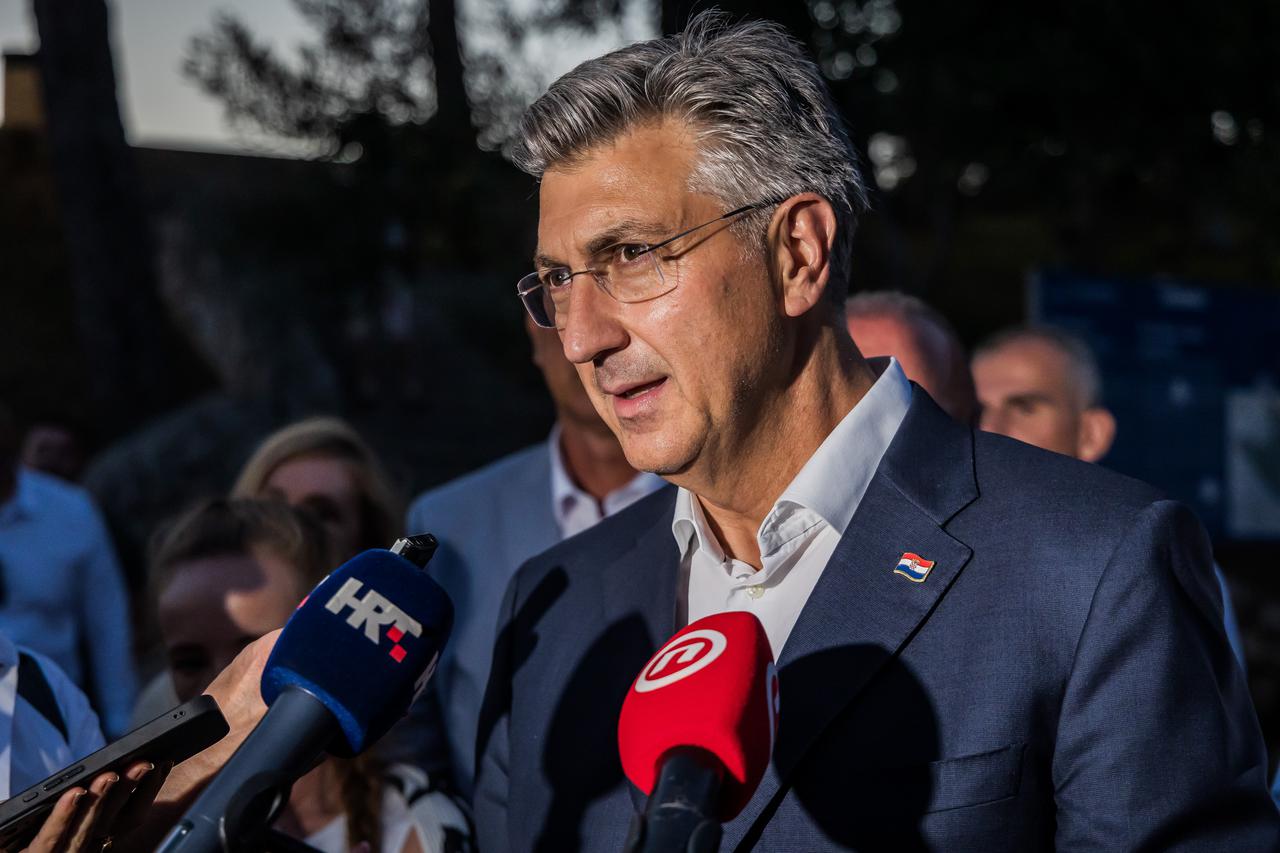 Imotski:  Andrej Plenković i Goran Radman dali izjave za medije
