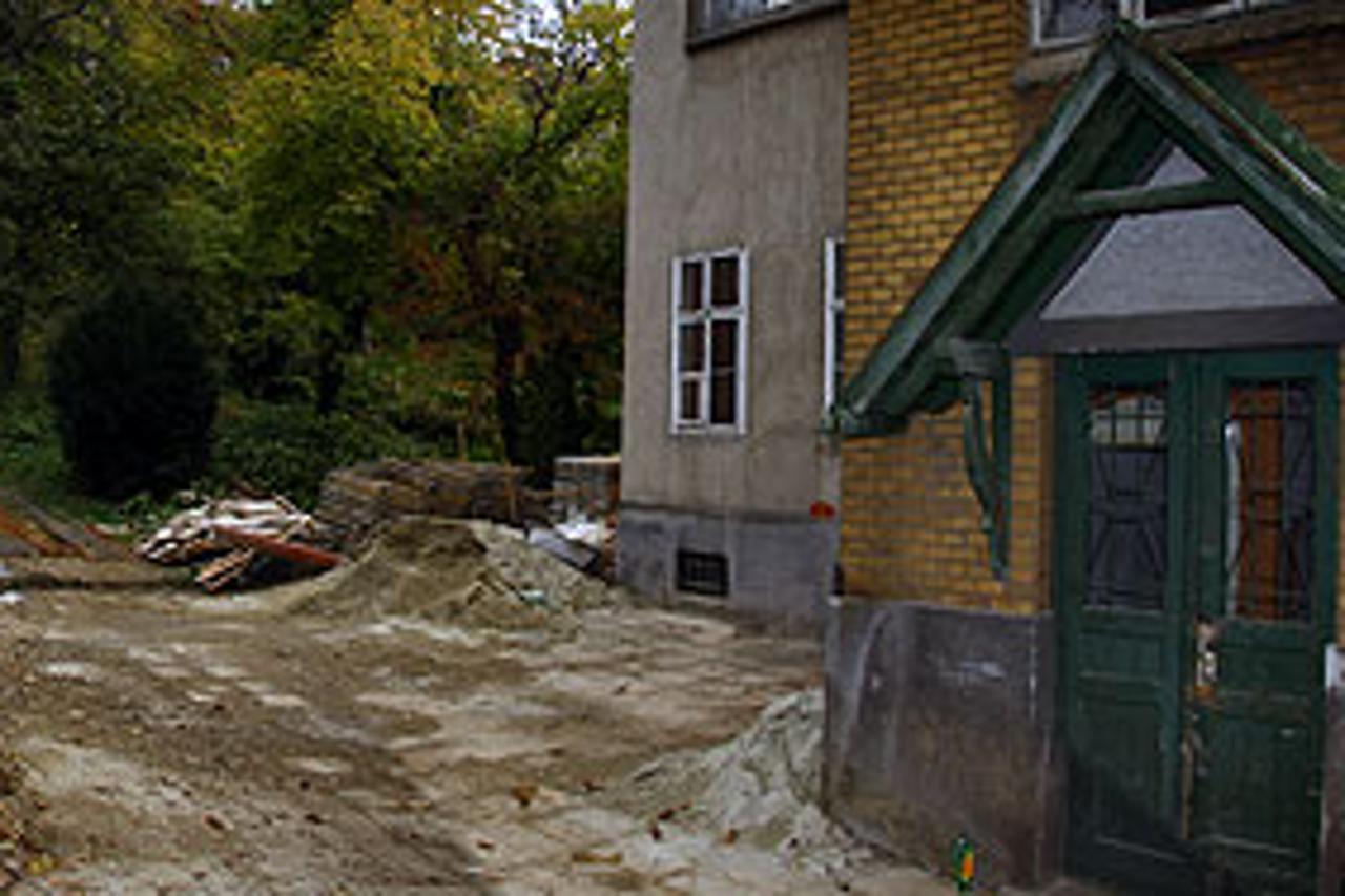 Kuća koju je kupio Pukanić i koja se obnavlja