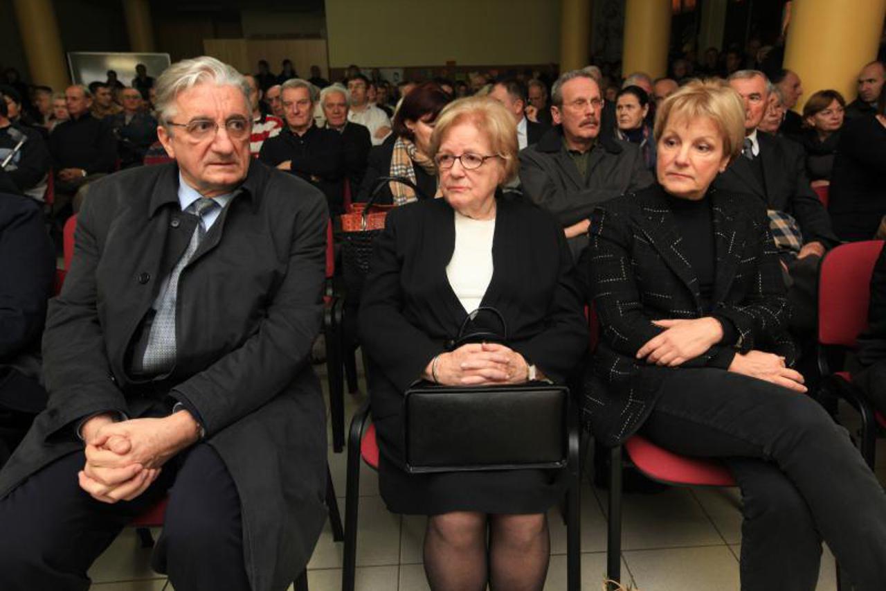 knjiga o tuđmanu, franjo tuđman (1)