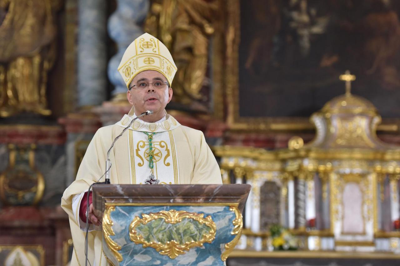 U varaždinskoj katedrali zaređen novi hrvatski biskup mons. Bože Radoš