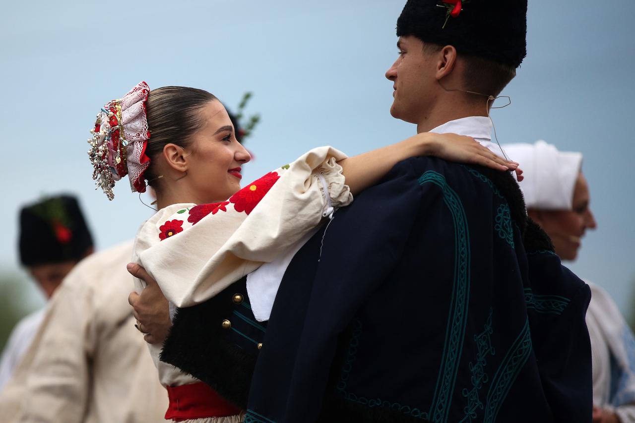 Velika Gorica: U organizaciji Ogranka seljačke sloge Buševec izveden je scenski prikaz "Turopoljske svadbe"