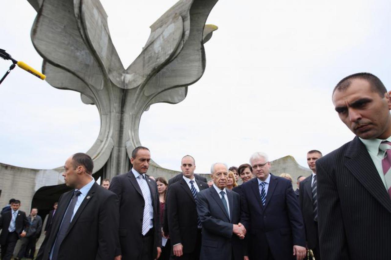 josipović, peres