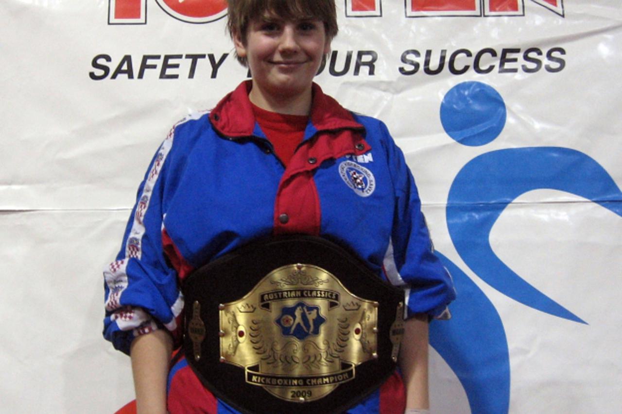 'pokist - 1.10.09. pula - maja britvic, europska prvakinja u kickboxingu, disciplina light contact snimio: sasa miljevic, vecernji list'