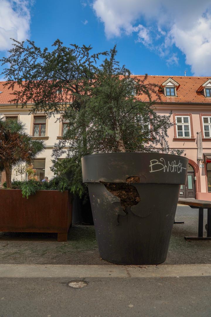 Grad Zagreb još od 2023. priprema trajno uređenje prema projektu arhitektonskog studija Atmosfera, no radovi do danas nisu počeli. 