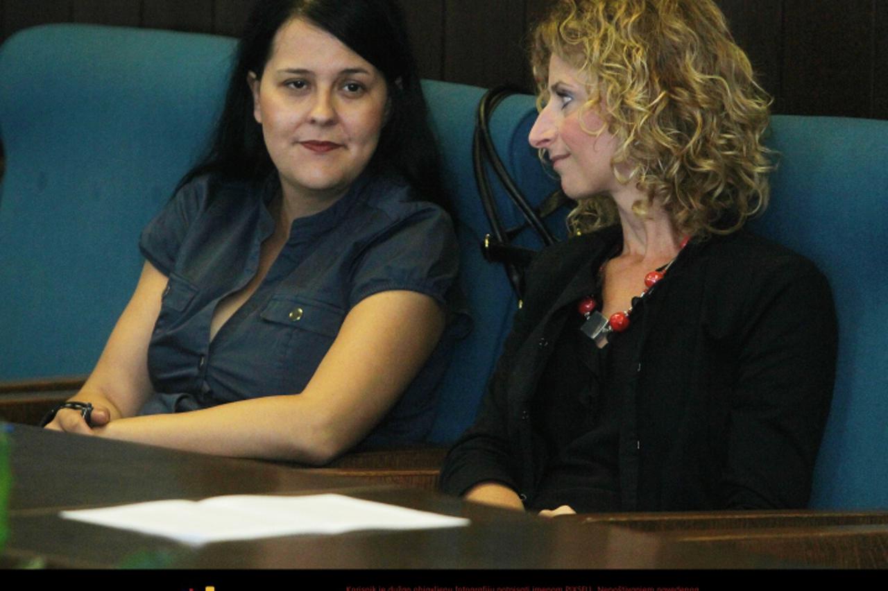 '29.08.2012., Koprivnica - Press konferencija u Gradskoj vijecnici o EU fondovima koji su na raspolaganju hrvatskim institucijama. Voditeljica odsjeka za EU integracije Vedrana Knezevic i pomocnica mi