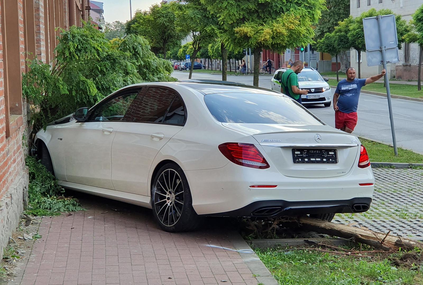 Nestašni nogometaš Osijeka Petar Bočkaj (23) opet doživio prometnu nesreću.