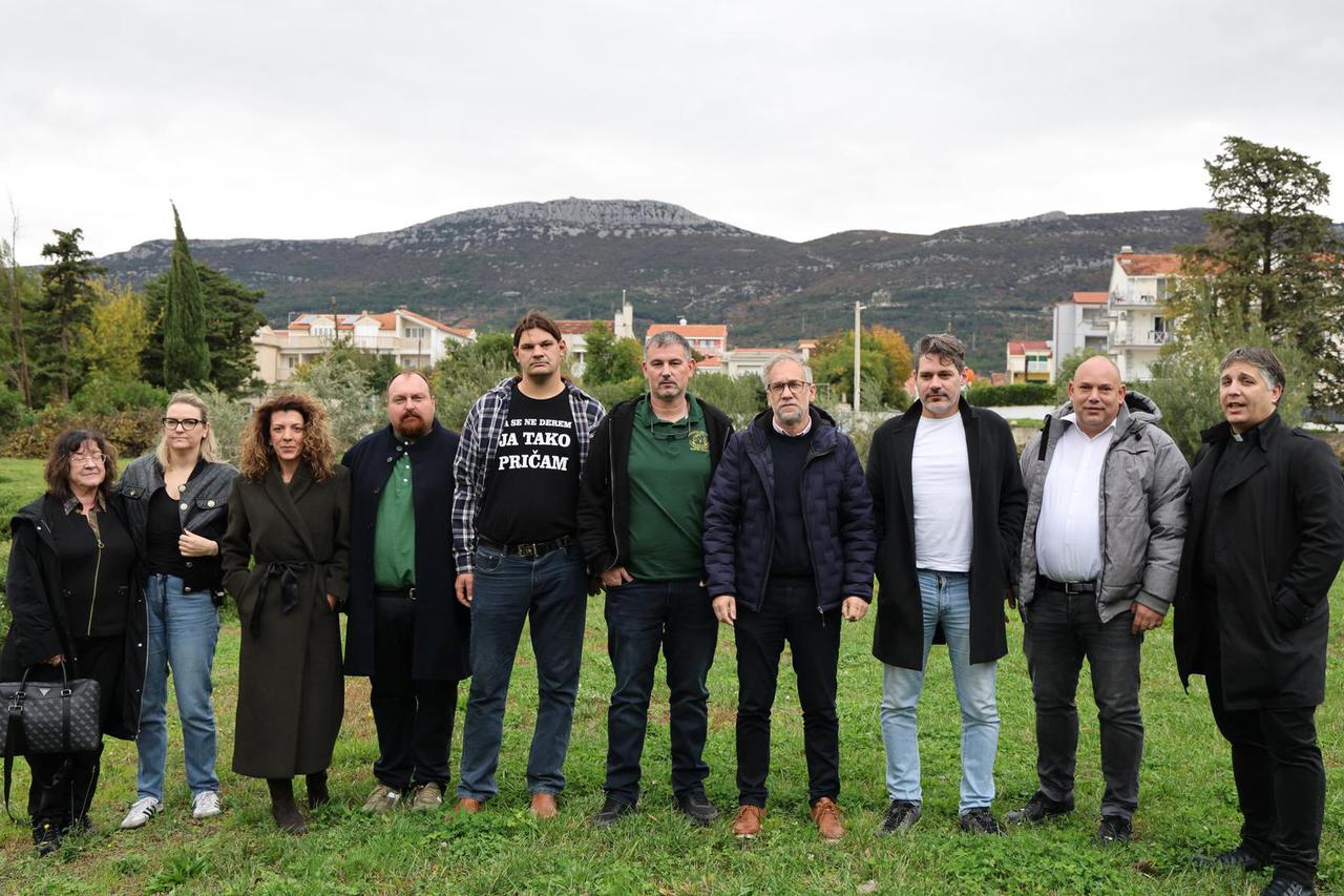 Stanovnici Kaštela zabrinuti zbog moguće izgradnje solarne elektrane na padinama Kozjaka