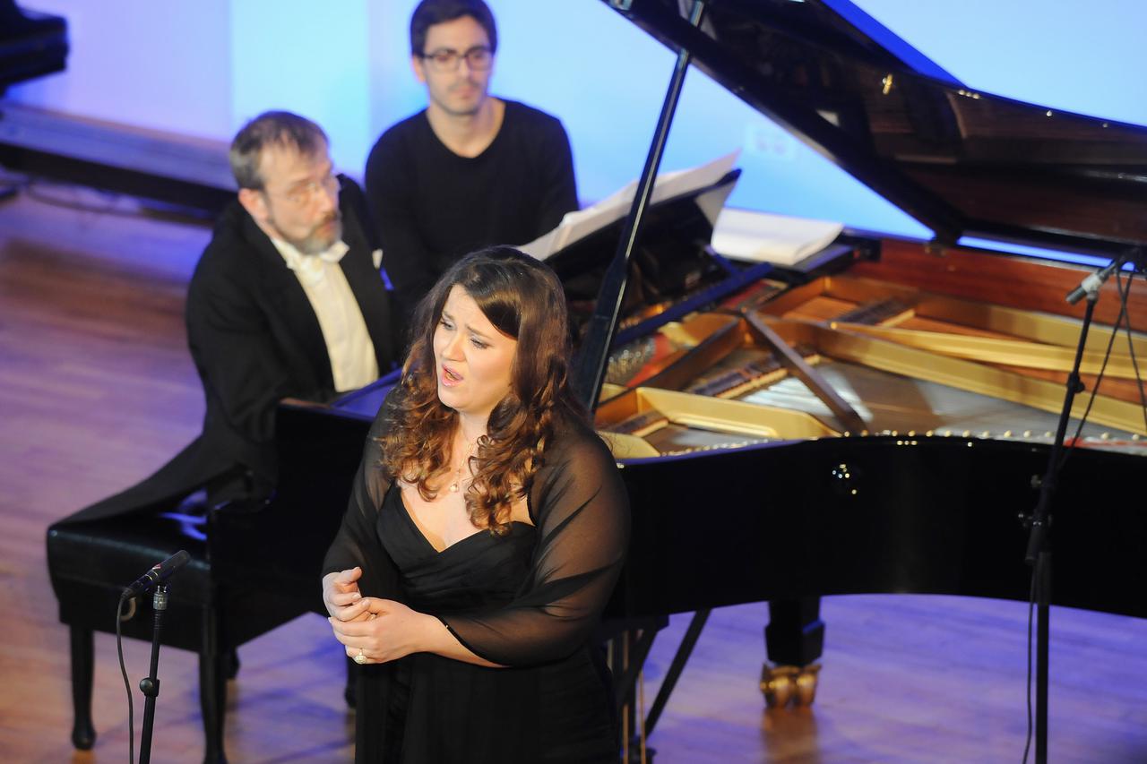 02.02.2013., Zagreb - U Hrvatskom glazbenom zavodu odrzan je koncert opernih pjevaca Evelin Novak i Kresimira Strazanca u cast 20. godisnjice pedagoskog rada primadone Dunje Vejzovic. Photo: Davor Visnjic/PIXSELL