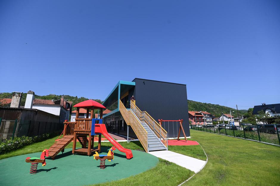 Tomislav Tomašević u društvu svojih zamjenika na otvorenju područnog objekta Dječjeg vrtića Sesvete u Kašini