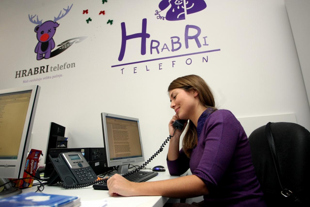 '20.12.2012., Zagreb - Hrabri telefon, Anamarija Spanic, volonterka koja volontira na Hrabrom telefonu.  Photo:Goran Jakus/PIXSELL'