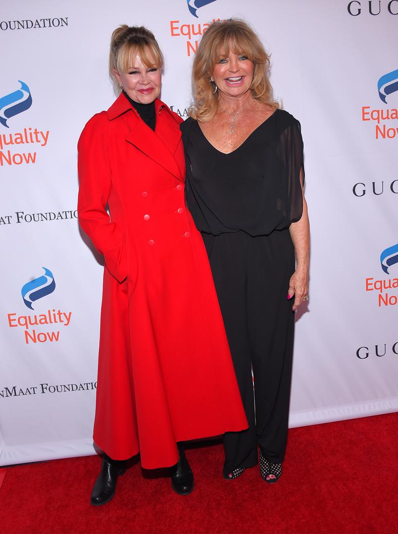 Goldie je godinama odana zdravoj prehrani i jogi i, za razliku od većine hollywoodskih glumica, nije podlegla trendu estetskih operacija, dok je kod Melanie sasvim druga priča. 