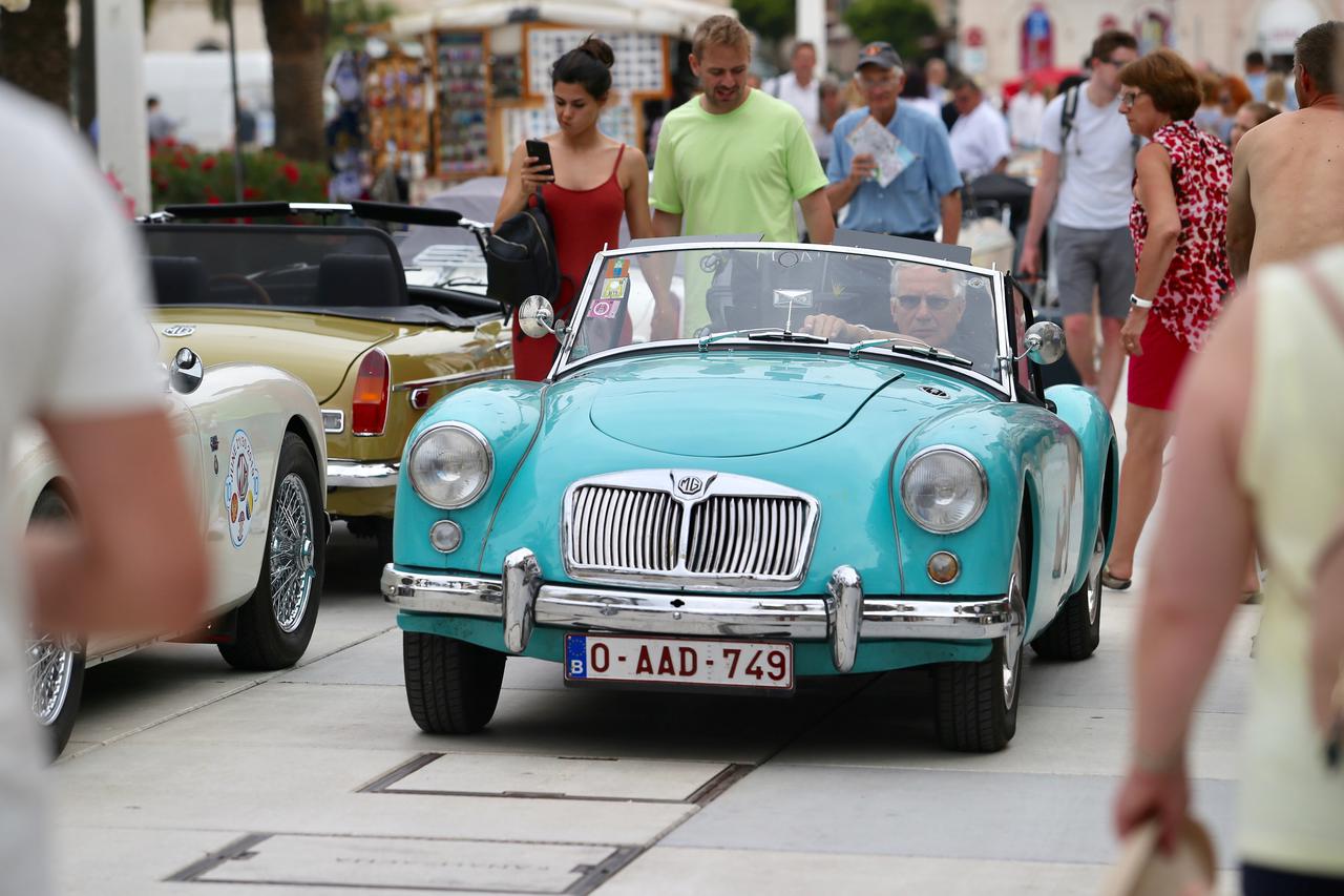 Preko 70 atraktivnih MG oldtimera izloženo na splitskoj rivi