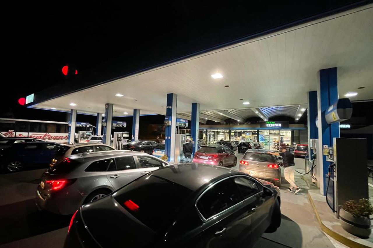 Gužve na benzinskim crpkama i u Koprivnici