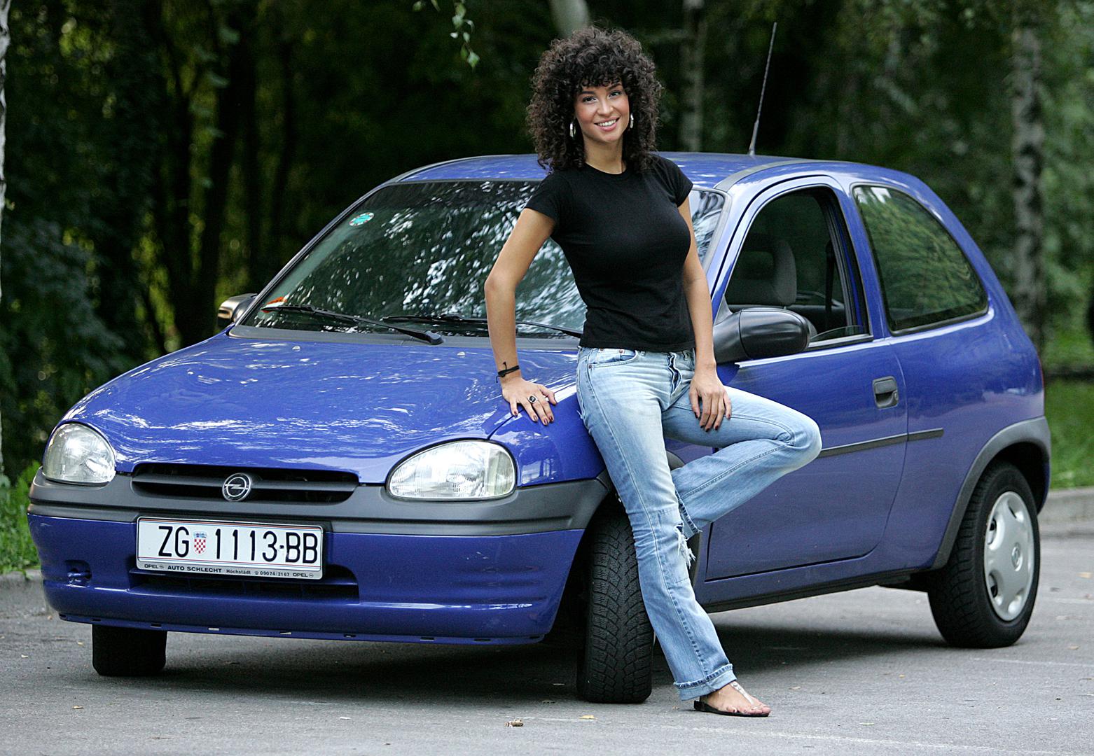 Par je u listopadu iste godine dobio i prvo zajedničko dijete, sina Ivana, koji je Moniki treće dijete. Iz prvog braka s Marijem Mamićem, sinom Zdravka Mamića, Monika ima dvojicu starijih sinova, Jakova i Josipa.