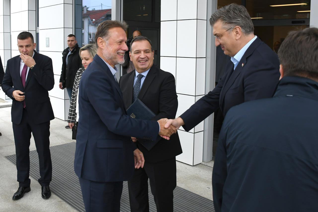 Bjelovar: Plenković, Jandroković i Beroš sastali se s predstavnicima Opće bolnice te obišli novoizgrađenu zgradu 