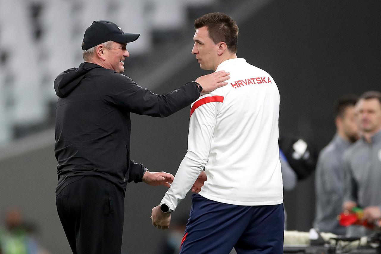 Doha: Prijateljska nogometna utakmica Hrvatska - Slovenija