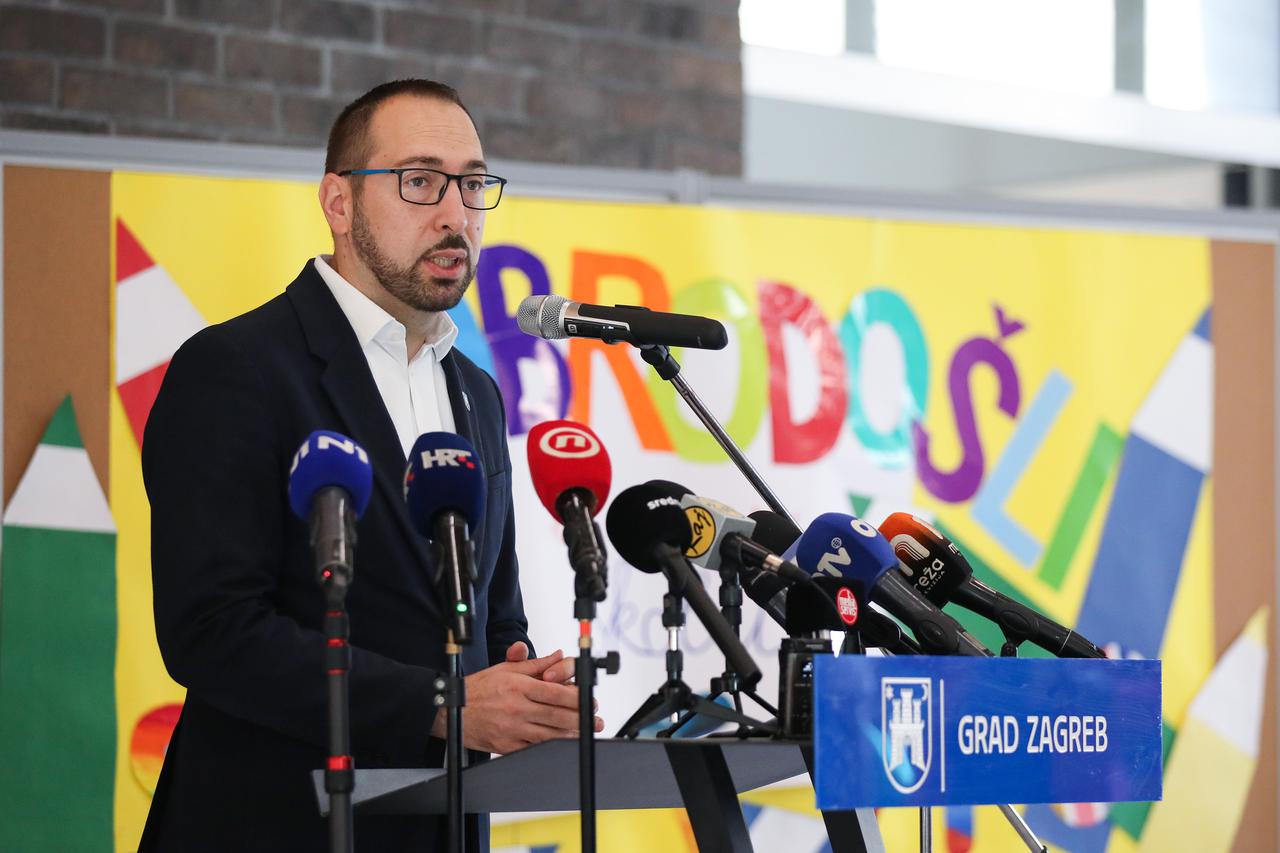 Zagreb: Gradonačelnik Tomašević otvorio novu Osnovnu školu Frana Galovića u Jakuševcu