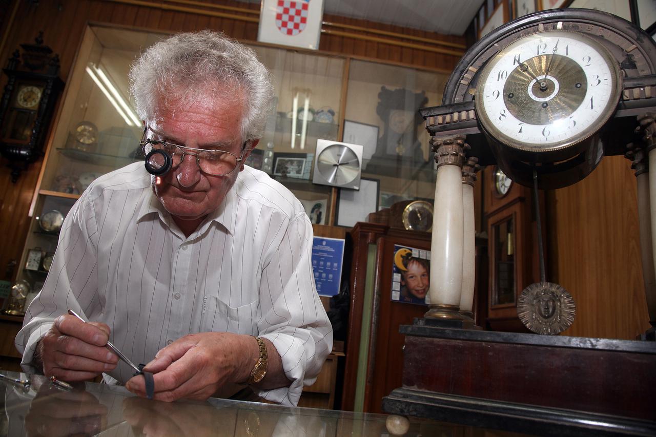 20.06.2013., Zagreb - Tradicionalni zagrebacki obrti. Urar Vinko Zvosec.  Photo: Zarko Basic/PIXSELL
