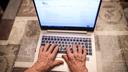 Držite laptop u krilu? Zbog opasnog sindroma koža vam se može 'prepeći', a postoji i rizik od raka