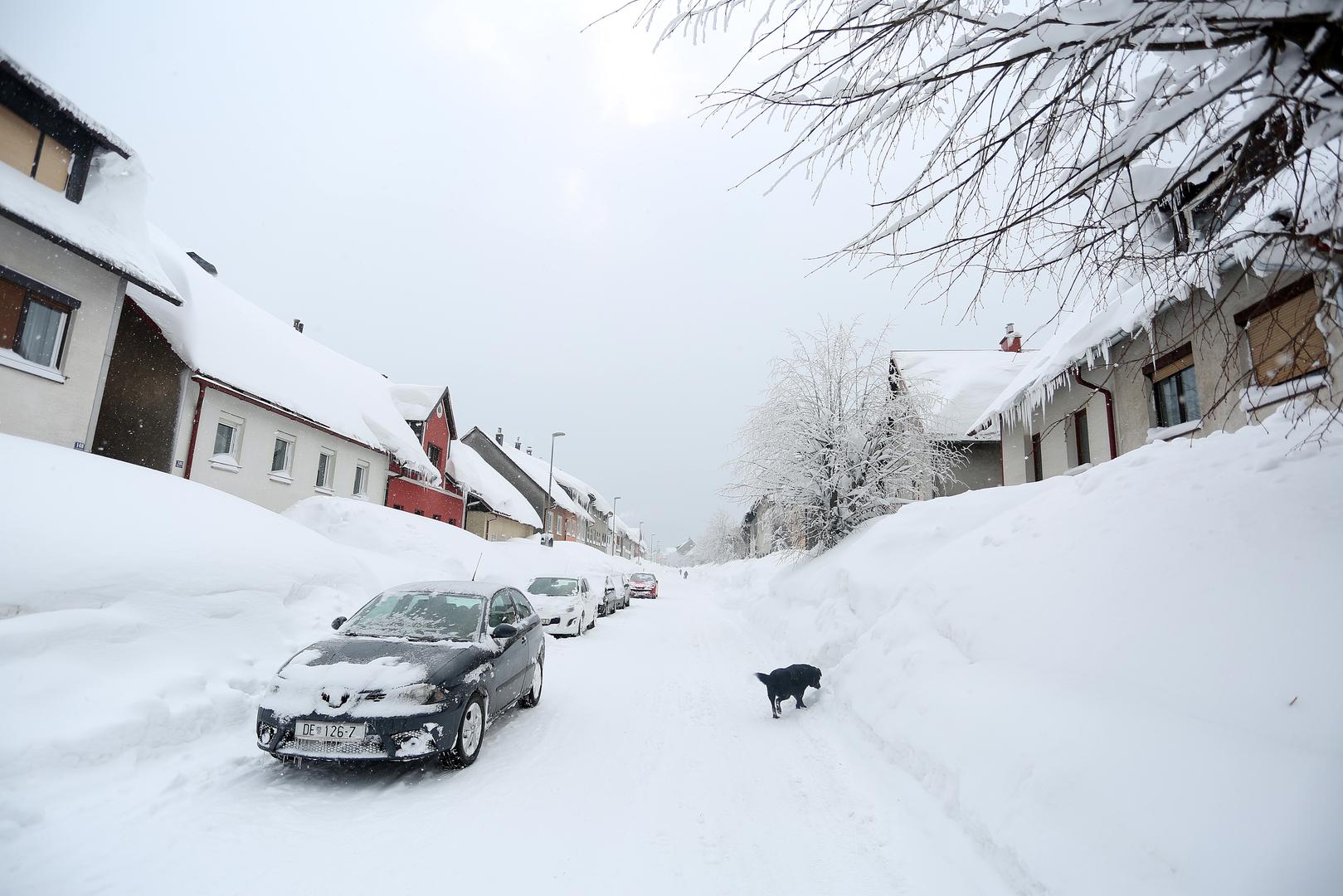 U 7 sati izmjereno čak 182 cm snijega, te je oboren rekord od 175 cm snijega iz 1984. godine. 

