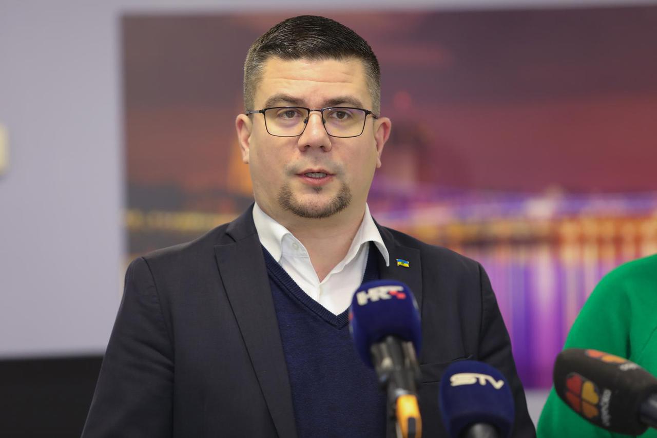 Osijek: Socijaldemokrati o temi "Liječnika ni za lijek"