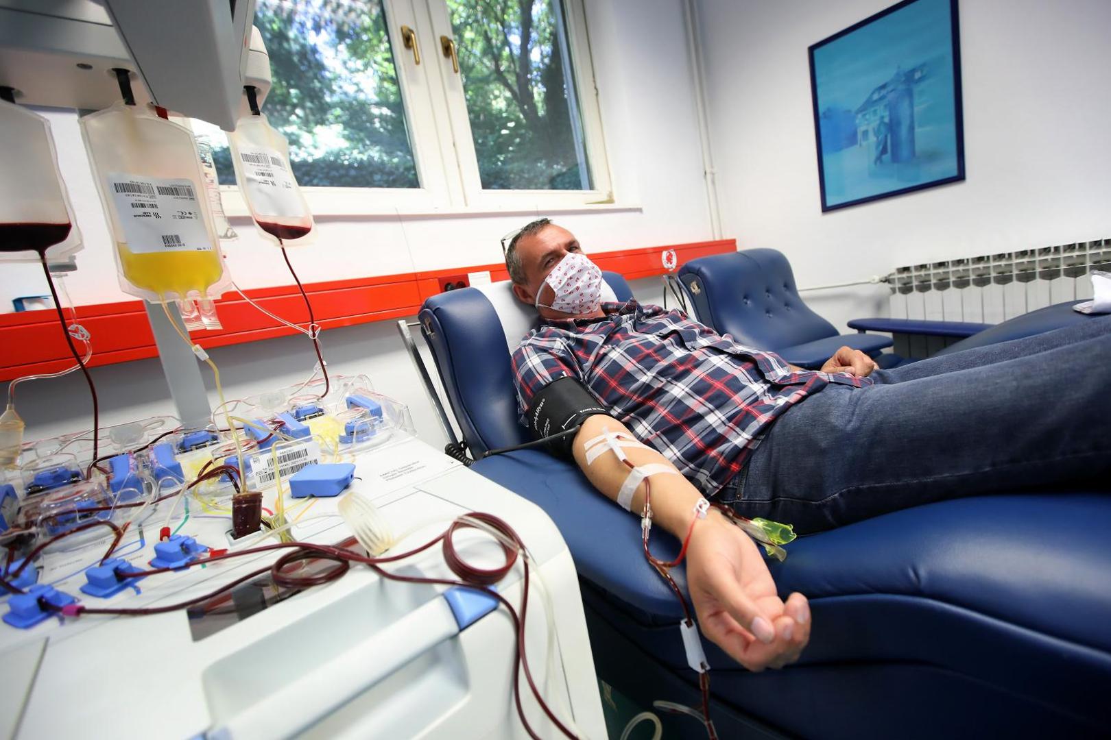 21.08.2020., Zagreb - Nenad Spigl koji je prebolio covid-19 u Zavodu za transfuziju u Petrovoj 3 daruje plazmu za lijecenje koronavirusa.
Photo: Boris Scitar/Vecernji list/PIXSELL