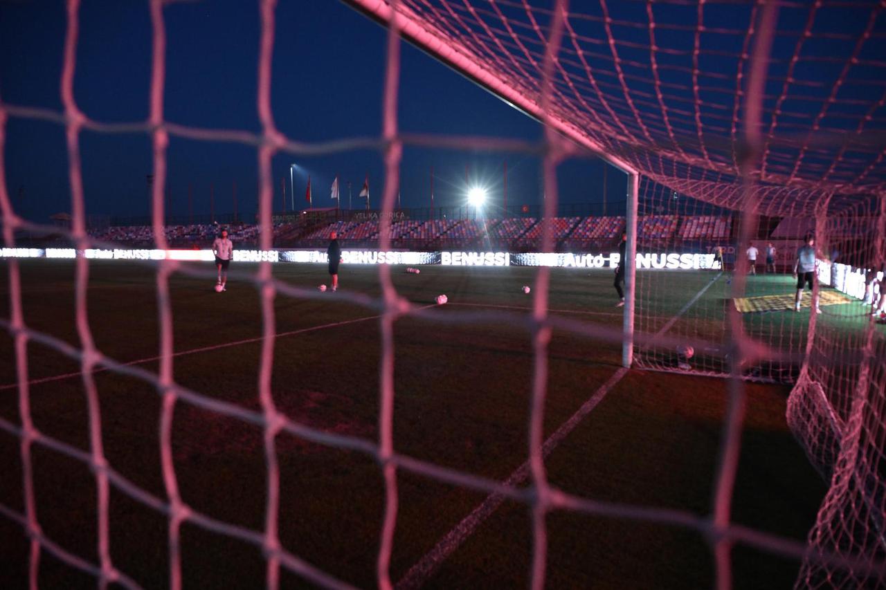 Stadion u Velikoj Gorici u mraku uoči utakmice između Gorice i Rijeke