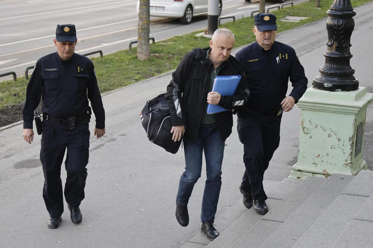 Osijek: Privođenje gradonačelnika Vinka Grgića kod istražnog suca