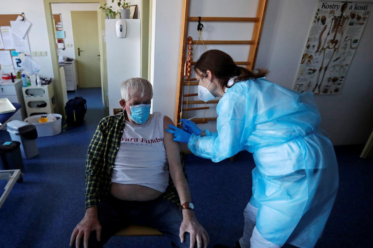 Members of a mobile COVID-19 vaccination team in Prague