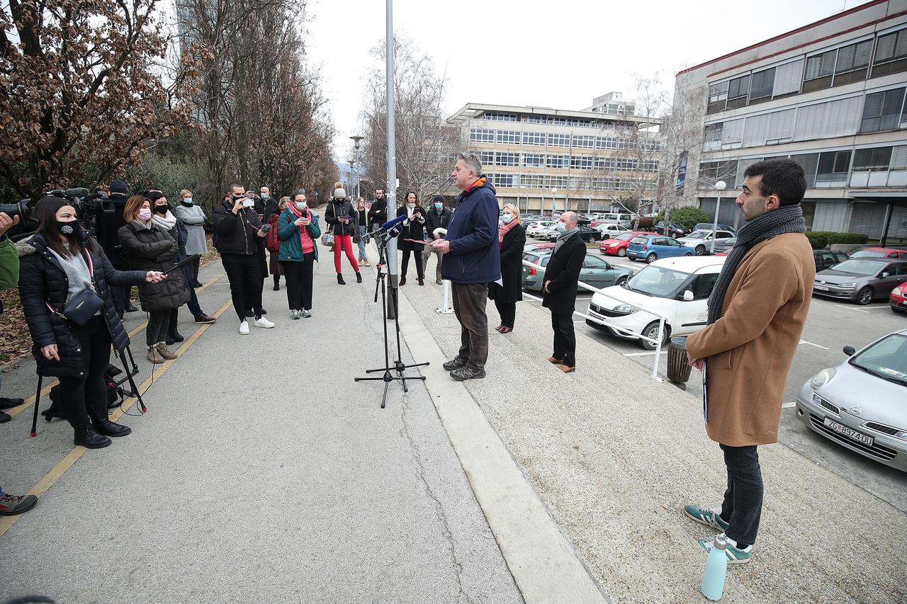 Konferencija ispred FFZG-a o najnovijim događajima na Sveučilištu u Zagrebu