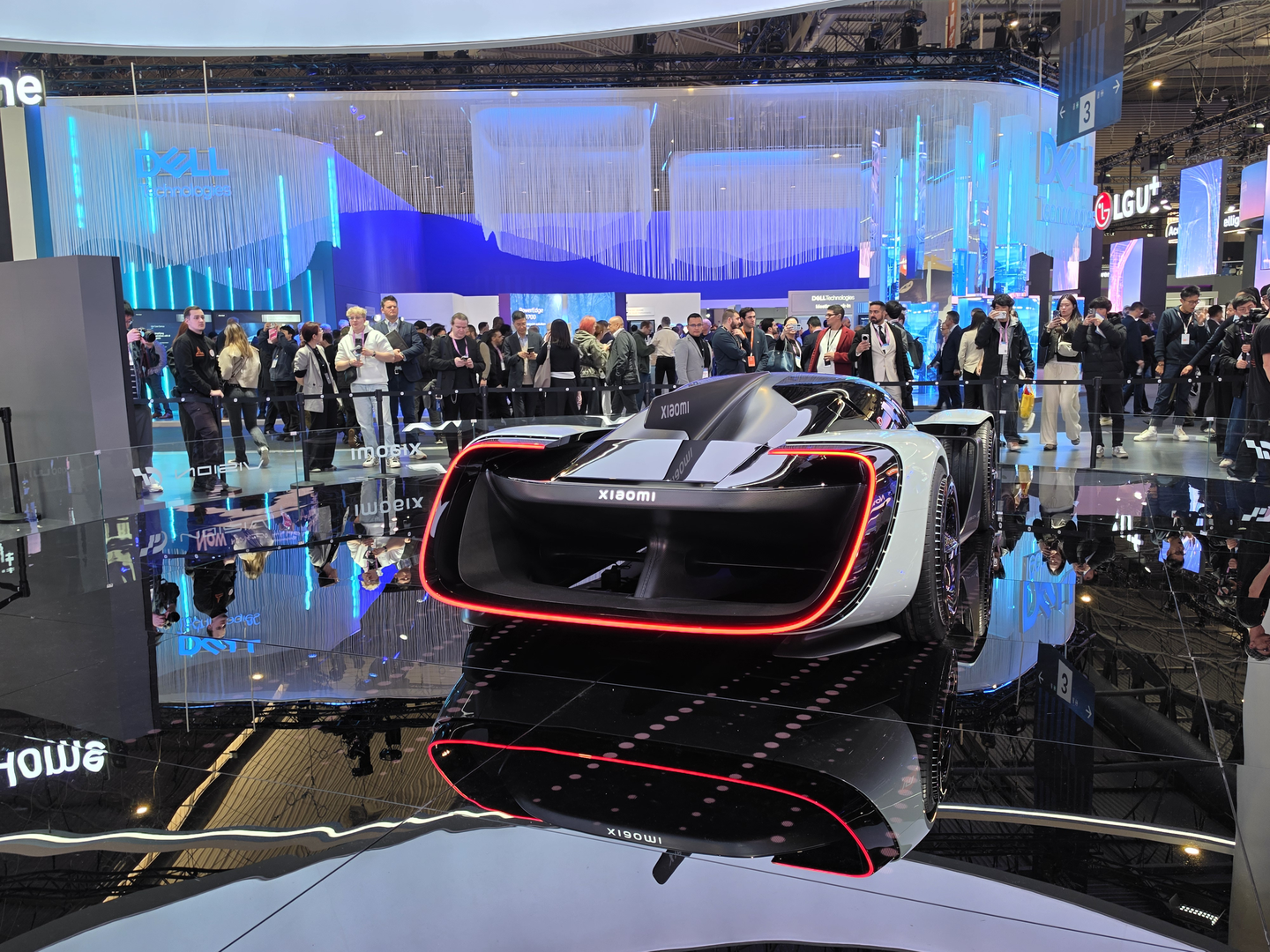 Kineski brend Xiaomi poznat je po svojim brojnim pametnim telefonima, ali i cijelom nizu različitih uređaja koje mnogi imaju i u kućanstvu, poput pročistača zraka, robota usisavača, air fryera, kuhala, električnih scootera i brojnih drugih.