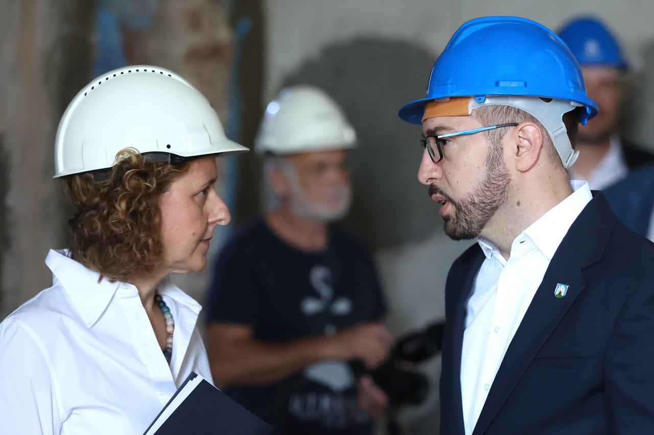 Zagreb: Konferencija za medije i razgledavanje zgrade Muzeja za umjetnost i obrt