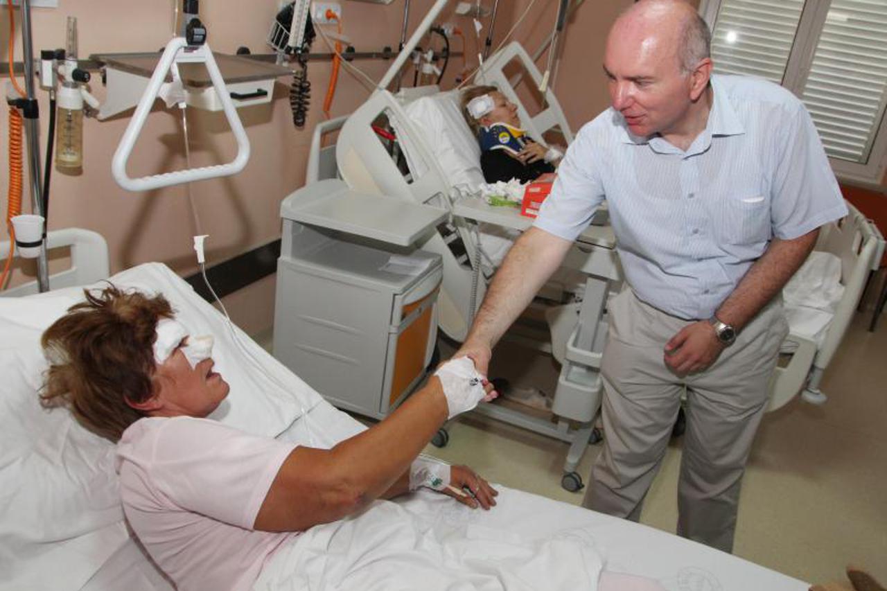 Predstavnici HŽ-a posjetili unesrećene u sudaru vlaka i autobusa (1)