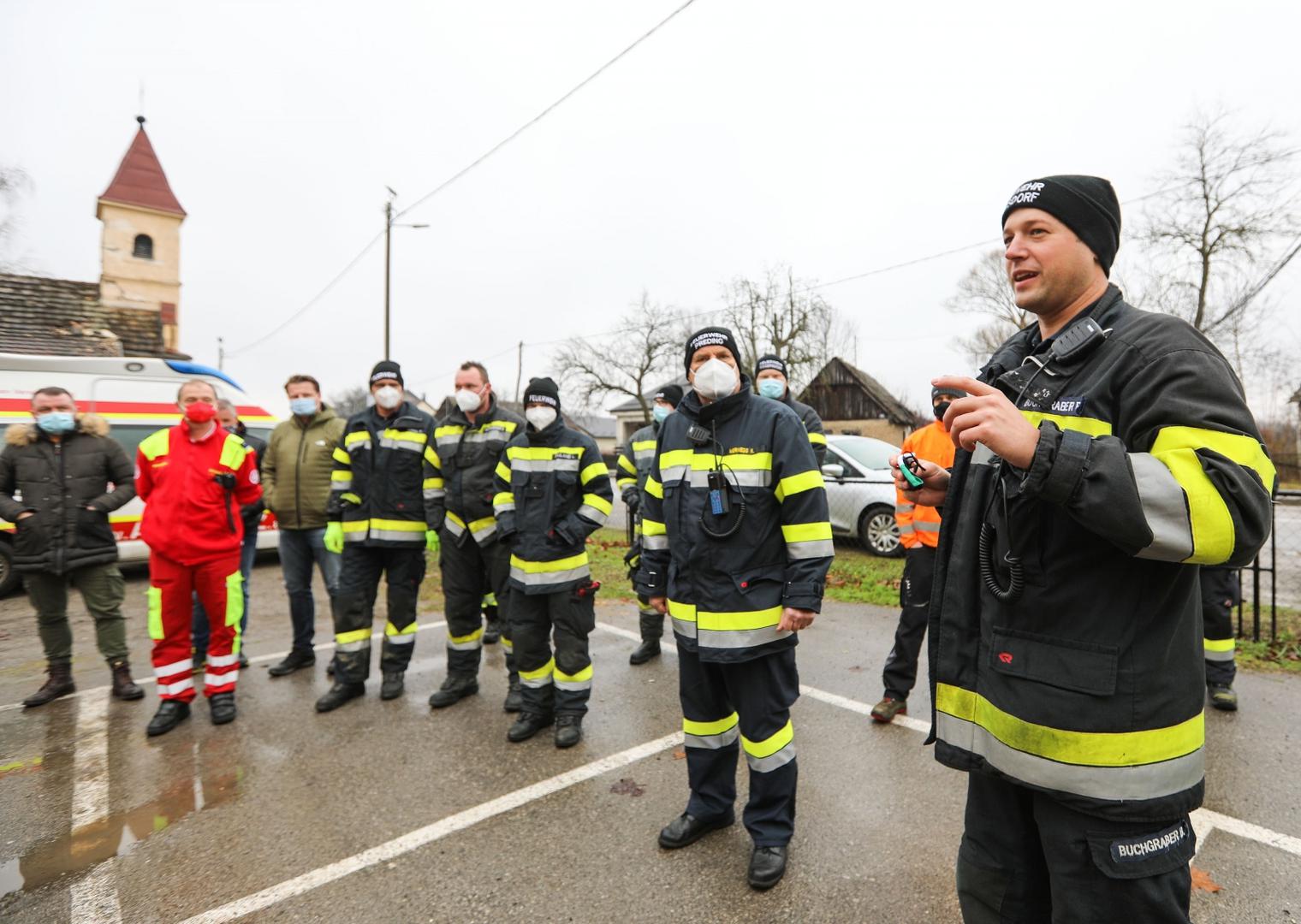 08.01.2021., Sisak - U skladiste Agro simpa stigao je austrijski konvoj kamiona s pomoci za potresom pogodjena podrucja u Sisacko-moslavackoj zupaniji. Photo: Robert Anic/PIXSELL