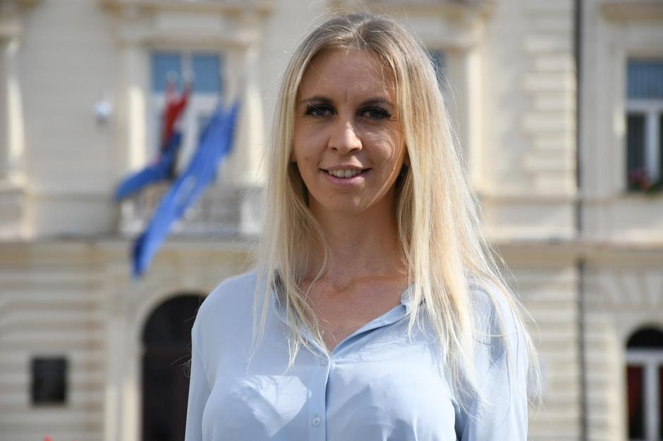 Aleksandra Bukovčan, poznatija kao Alexa Wild