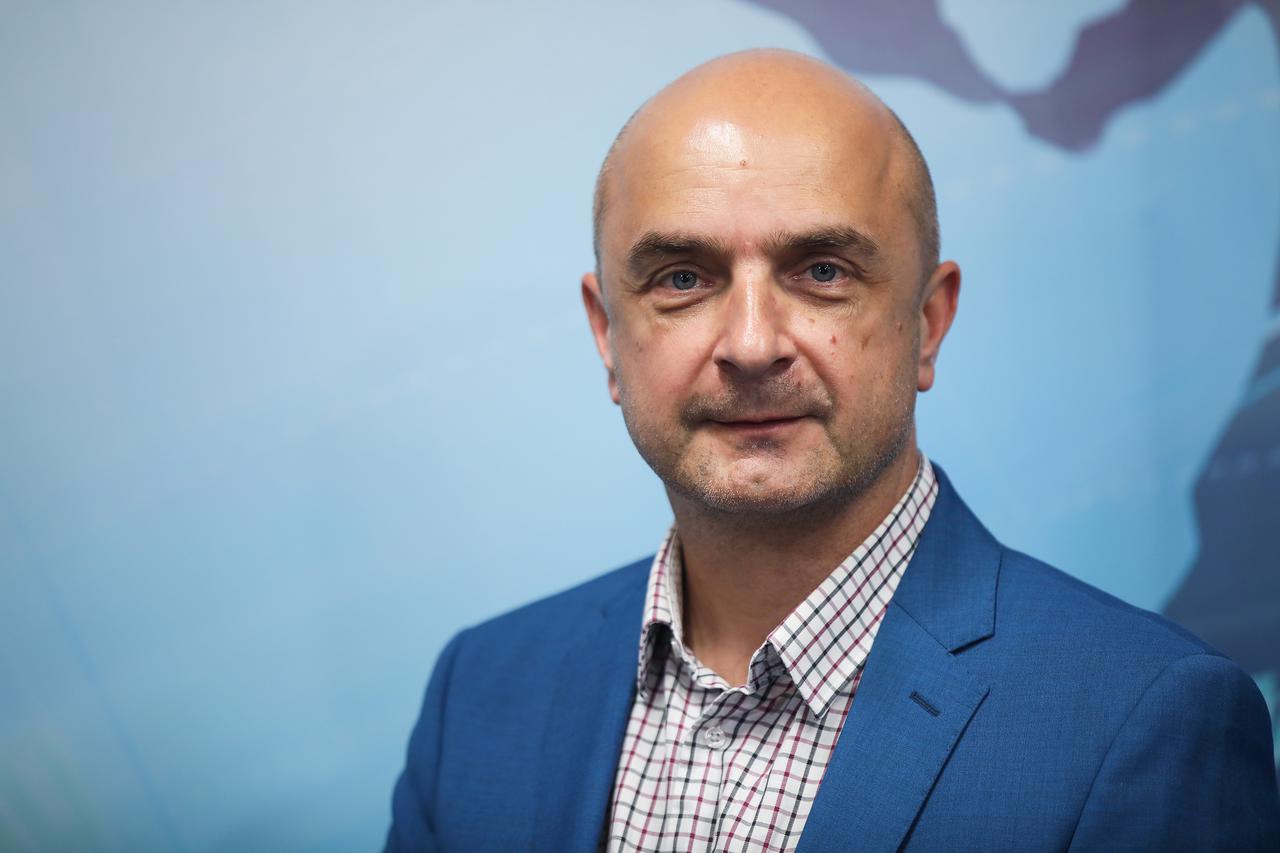 Suceljavanje kandidata za europarlamentarne izbore u studiju Vecernjeg lista. Gordan Bosanac
