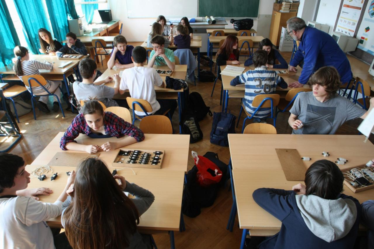 '31.03.2011., Zagreb - Osnovna skola Ivana Gundulica u Gundulicevoj ulici 23. Reportaza o skoli. Photo: Jurica Galoic/PIXSELL'