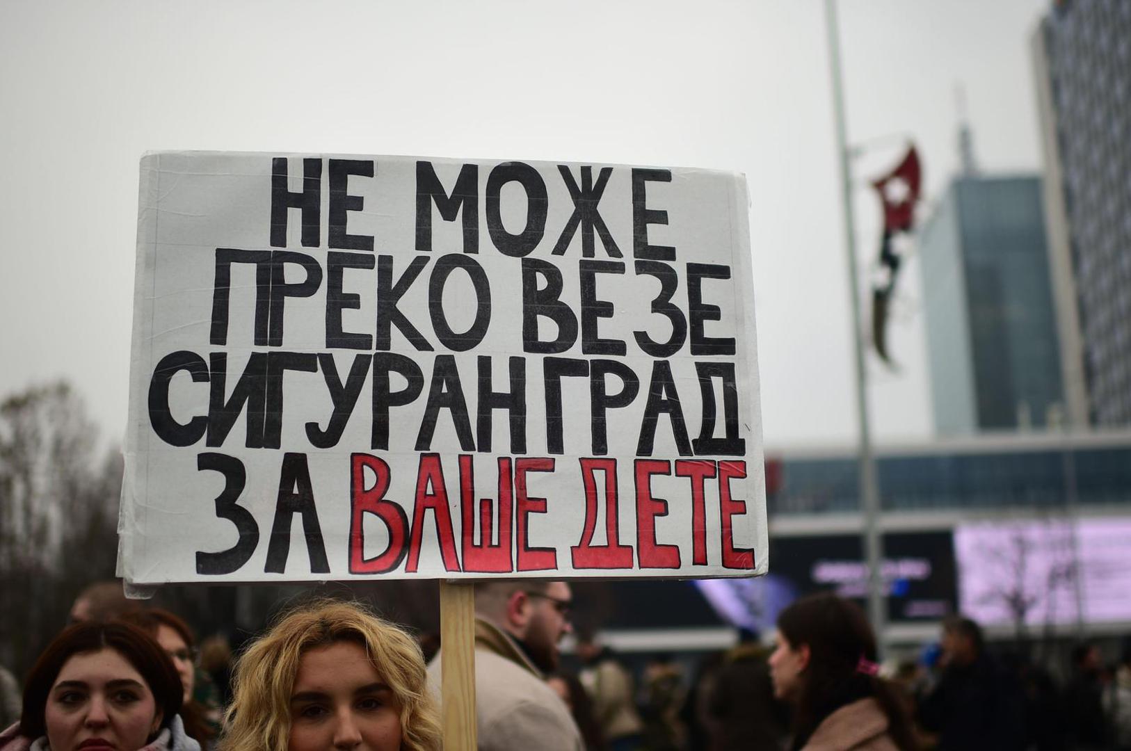 24, January, 2025, Belgrade -A group of high school graduates set off from Zemun High School to the municipality of New Belgrade, where a 15-minute silence was held at 11:52, and then they walked along Mihajla Pupina Boulevard to Usce, where they met with other participants in the "A lesson in nature" protest. Photo: Dusan Milenkovic/ATAImages24, januar, 2025, Beograd -Grupa maturanata krenula je od Zemunske gimnazije do opstine Novi Beograd, gde je u 11:52 odrzano 15-minutna tisina, a potom su Bulevarom Mihajla Pupina dosli do Usca, gde su se sreli sa ostalim ucesnicima protesta "Cas u prirodi". Photo: Dusan Milenkovic/ATAImages Photo: Dusan Milenkovic/ATAImages/PIXSELL