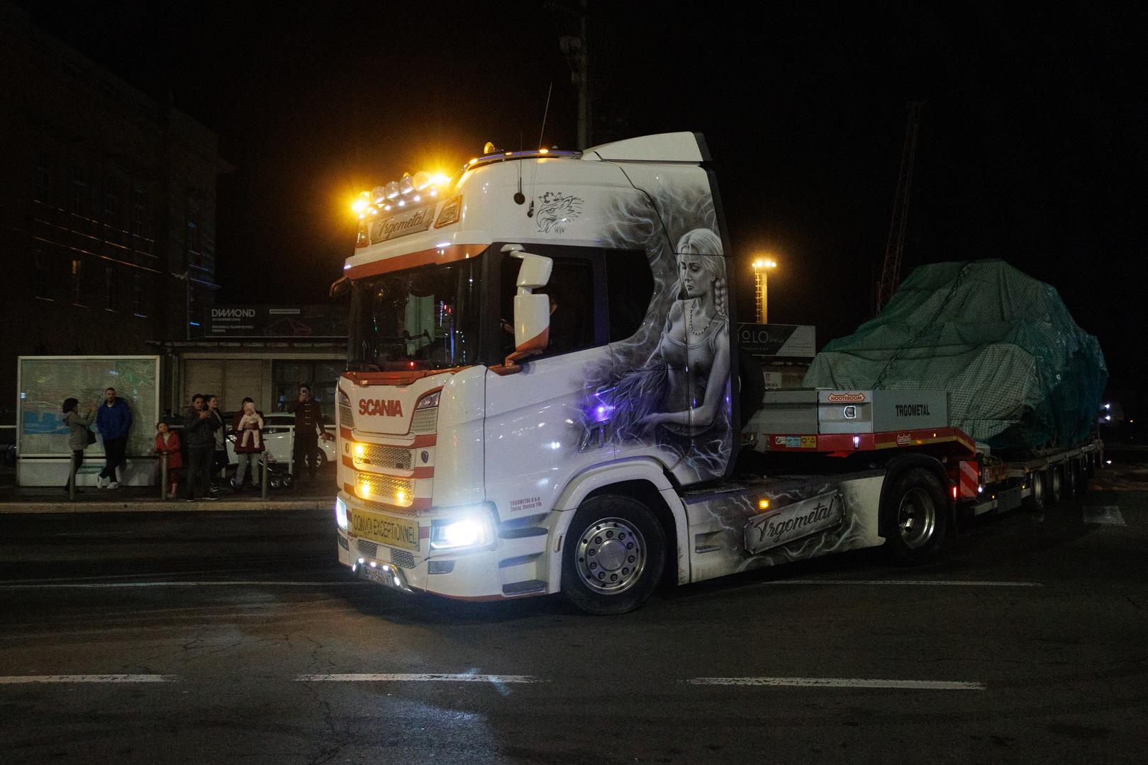 10.12.2023, Rijeka -  Konvoj sastavljen od sedam kamiona i 22 Bradleya krenuo iz rijecke luke prema Slavonskom Brodu.  Photo: Nel Pavletic/PIXSELL