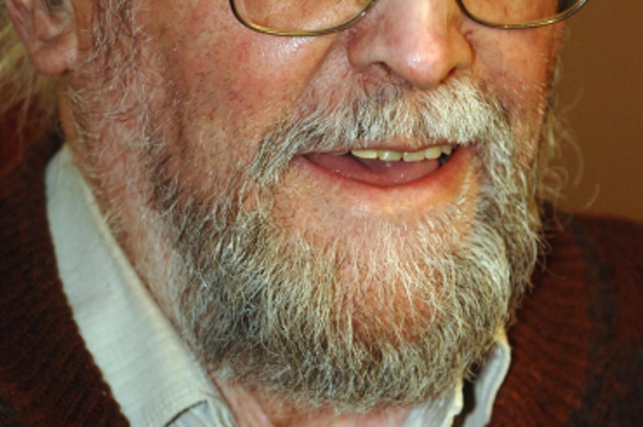 '12.11.2010. Zagreb -  Knjizevnik i akademik Slobodan Novak na predstavljanju svoje nove knjige \'Protimbe\' na Interliberu.  Photo: Davor Visnjic/PIXSELL'