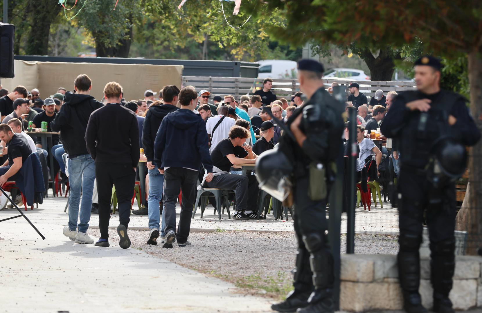 Unatoč incidentima, Hajduk je u prvom kolu Konferencijske lige pobijedio nizozemski Ajax s 2:1 pred 31.273 gledatelja.