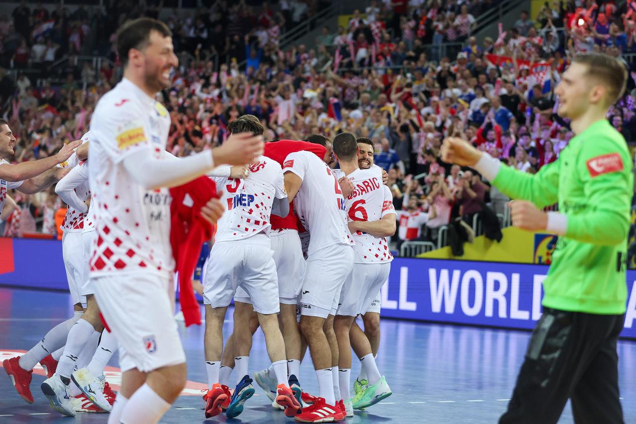 Hrvatski rukometaši slave nakon što su svladali Island 32:26