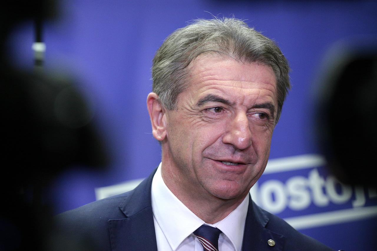 Ličko-senjski župan ipak će moći raditi i kao liječnik