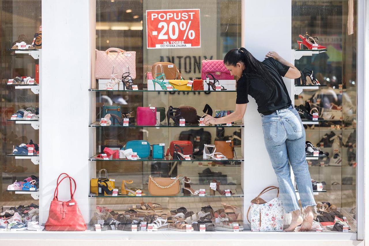 Zagreb: Ljetna sniženja u trgovinama u Ilici