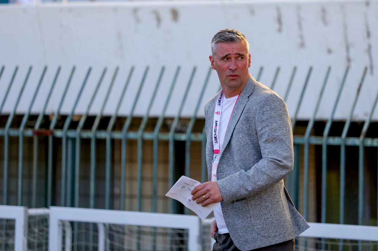 Zagrijavanje nogometaša Hajduka i Rijeke uoči početka utakmice 35. kola SuperSport HNL-a