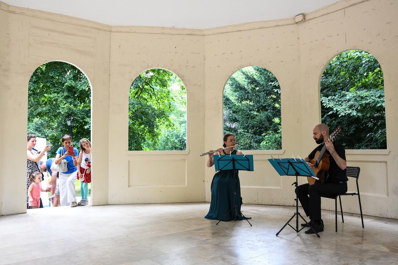 Zagreb: Duo Alla Danza svirali filmsku i glazbu iz mjuzikala u Paviljonu Jeka