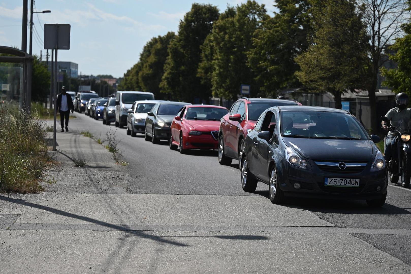 13.07.2026., Zagreb - Pozar je izbio u dvoristu tvrtke Cezar - Centar za reciklazu na Industrijskoj cesti u Sesvetama. Photo: Lucija Ocko/PIXSELL